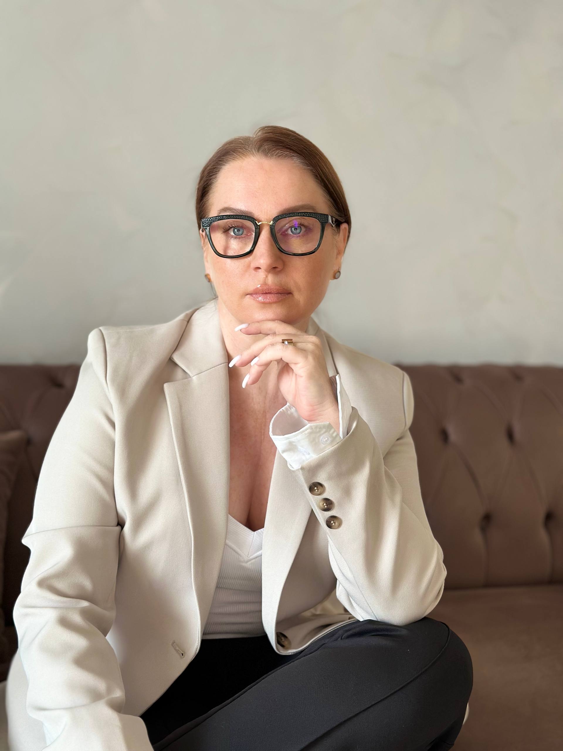 Лена Аронов